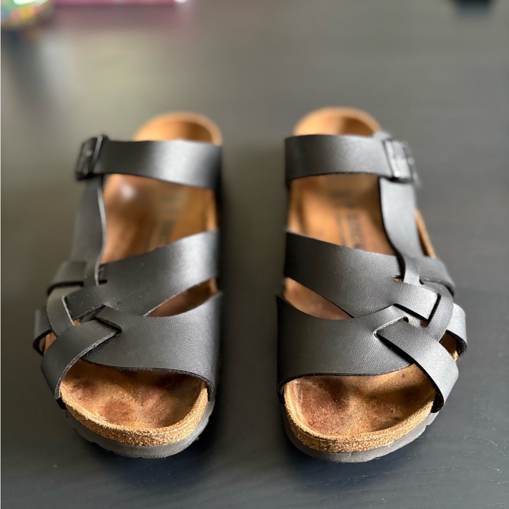 Unique Pisa Style Birkenstock Black Strappy Sandals— great condition